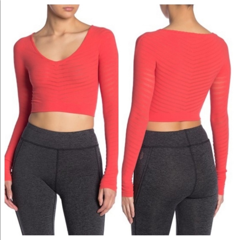 ♥️🎈❤️❣️ FREE PEOPLE CROP TOP